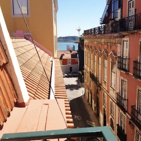 Amazing Flat In The Heart Of Apartment Lisbon